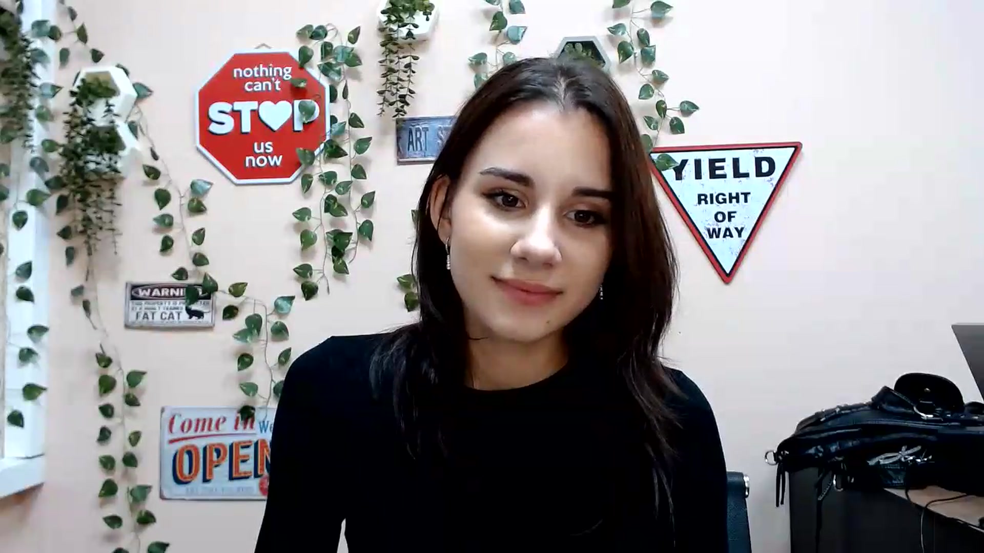 Gallery image thumbnail from Sangria_'s myfreecams stream on, 08/19/2026, 18:22 image 12 of 20