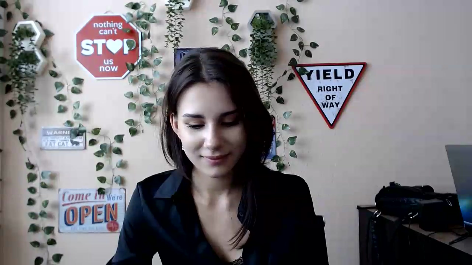 Gallery image thumbnail from Sangria_'s myfreecams stream on, 08/20/2026, 15:24 image 14 of 20