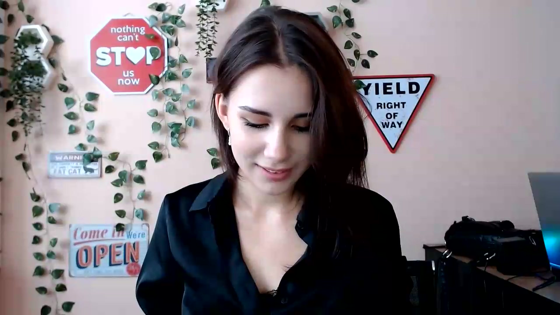 Gallery image thumbnail from Sangria_'s myfreecams stream on, 08/20/2026, 15:24 image 4 of 20