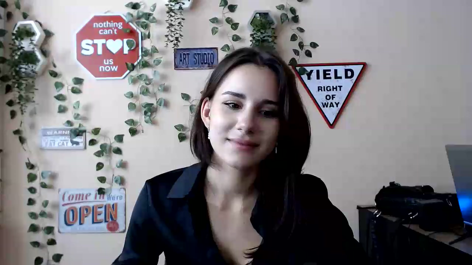 Gallery image thumbnail from Sangria_'s myfreecams stream on, 08/20/2026, 15:24 image 12 of 20