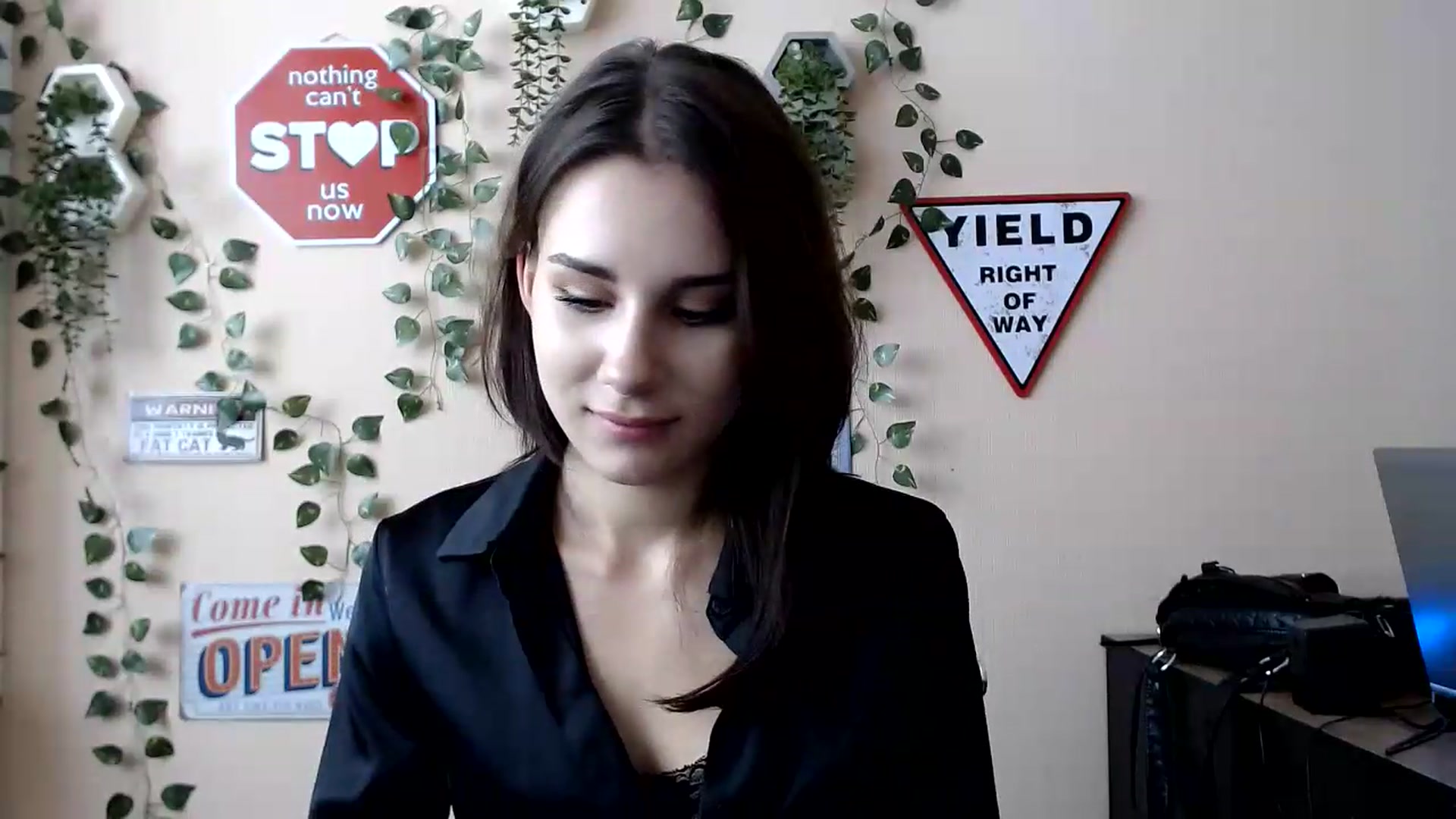 Gallery image thumbnail from Sangria_'s myfreecams stream on, 08/20/2026, 15:24 image 20 of 20