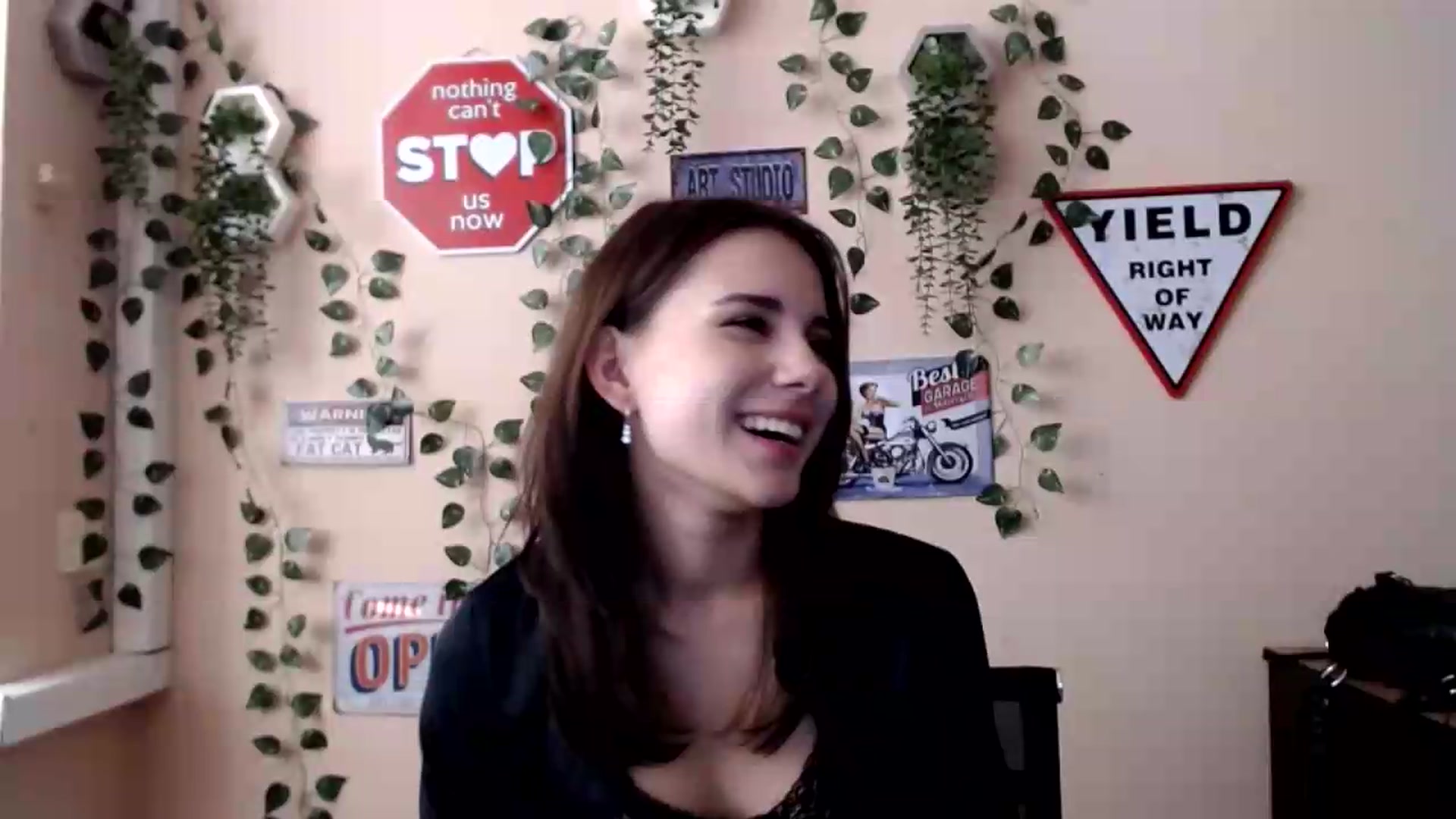 Gallery image thumbnail from Sangria_'s myfreecams stream on, 08/20/2026, 16:41 image 11 of 20