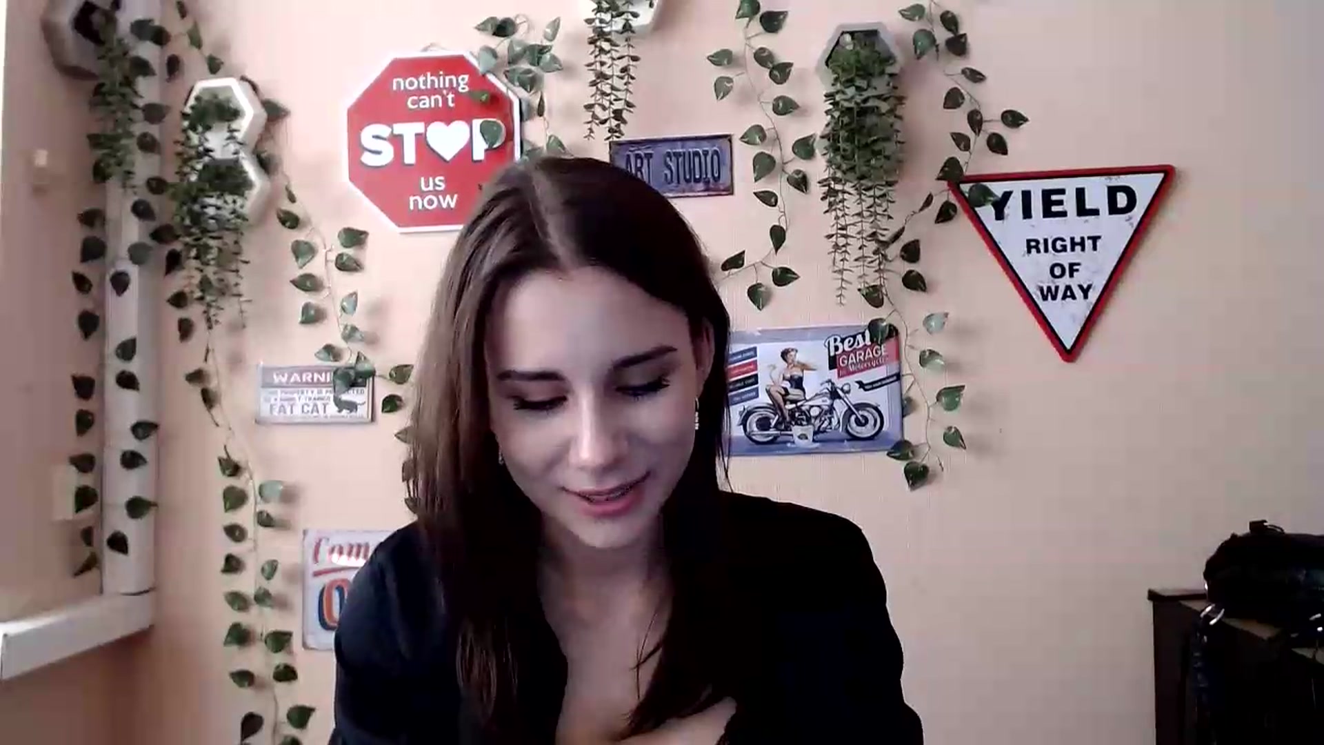 Gallery image thumbnail from Sangria_'s myfreecams stream on, 08/20/2026, 16:41 image 9 of 20