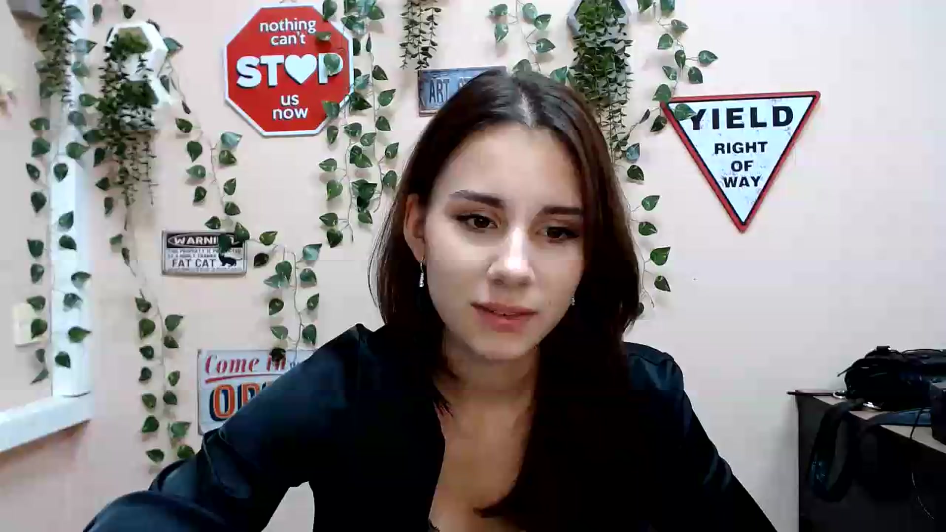 Gallery image thumbnail from Sangria_'s myfreecams stream on, 08/20/2026, 17:54 image 12 of 20