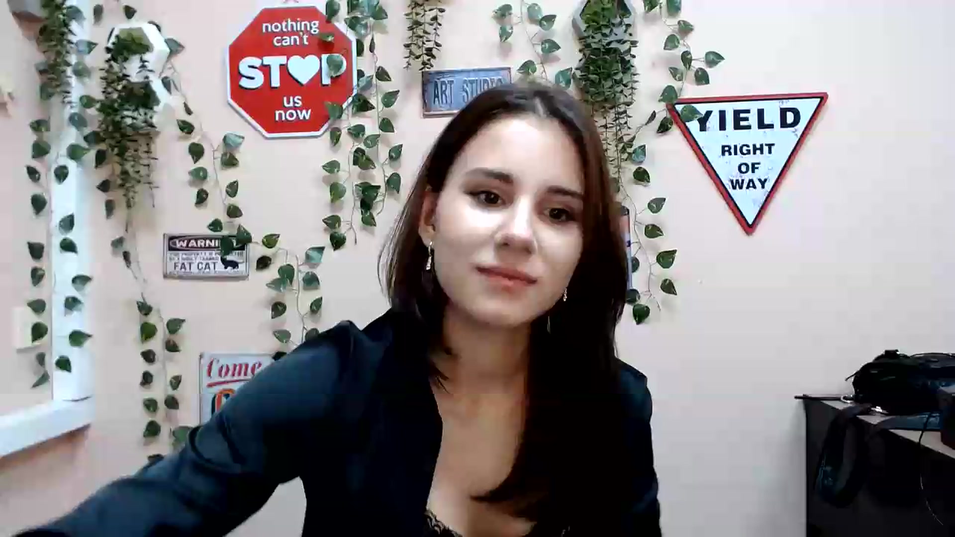Gallery image thumbnail from Sangria_'s myfreecams stream on, 08/20/2026, 17:54 image 13 of 20