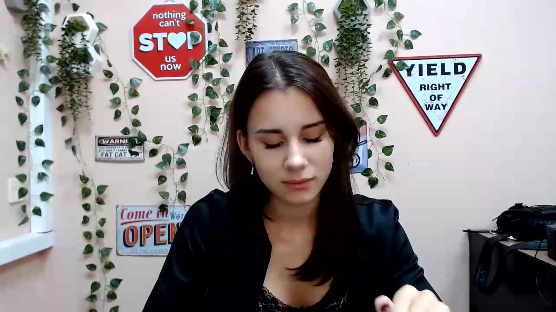 Gallery image thumbnail from Sangria_'s myfreecams stream on, 08/20/2026, 17:54 image 15 of 20