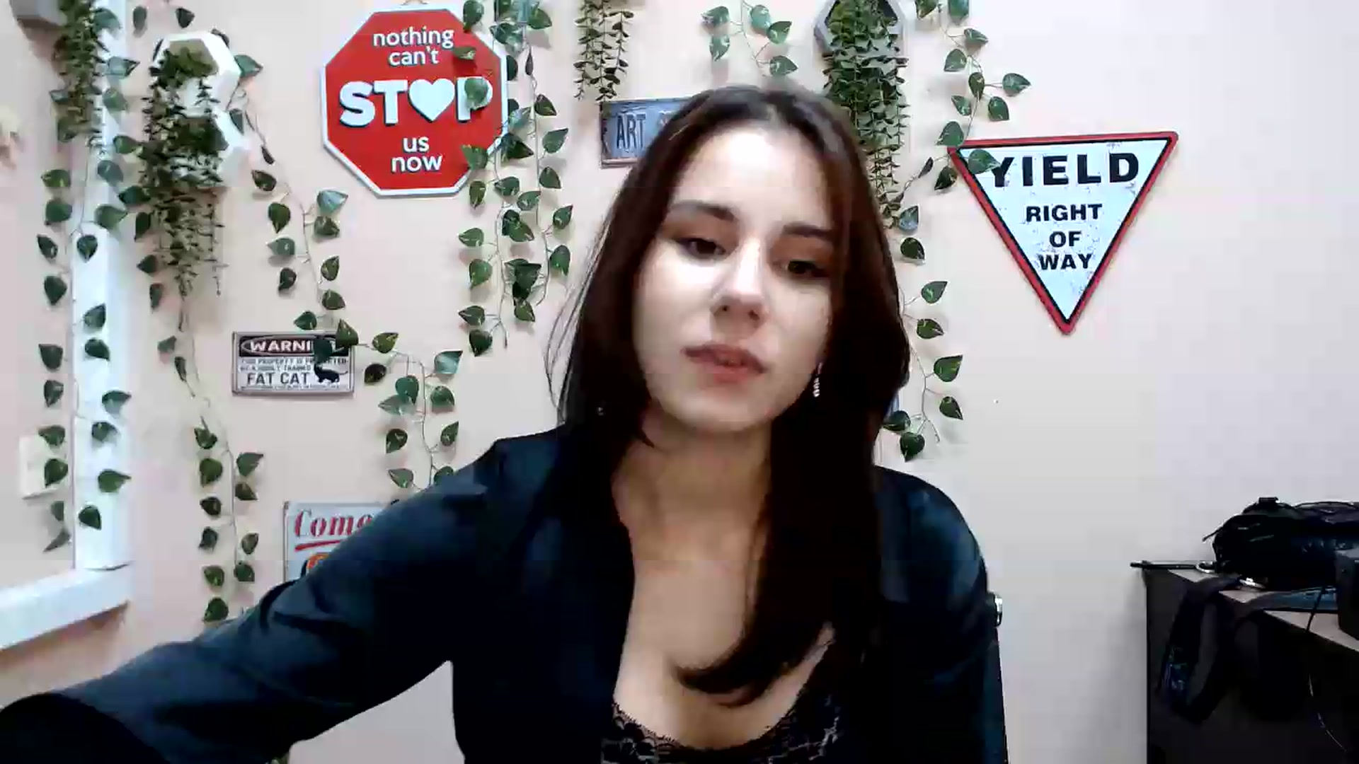 Gallery image thumbnail from Sangria_'s myfreecams stream on, 08/20/2026, 17:54 image 1 of 20
