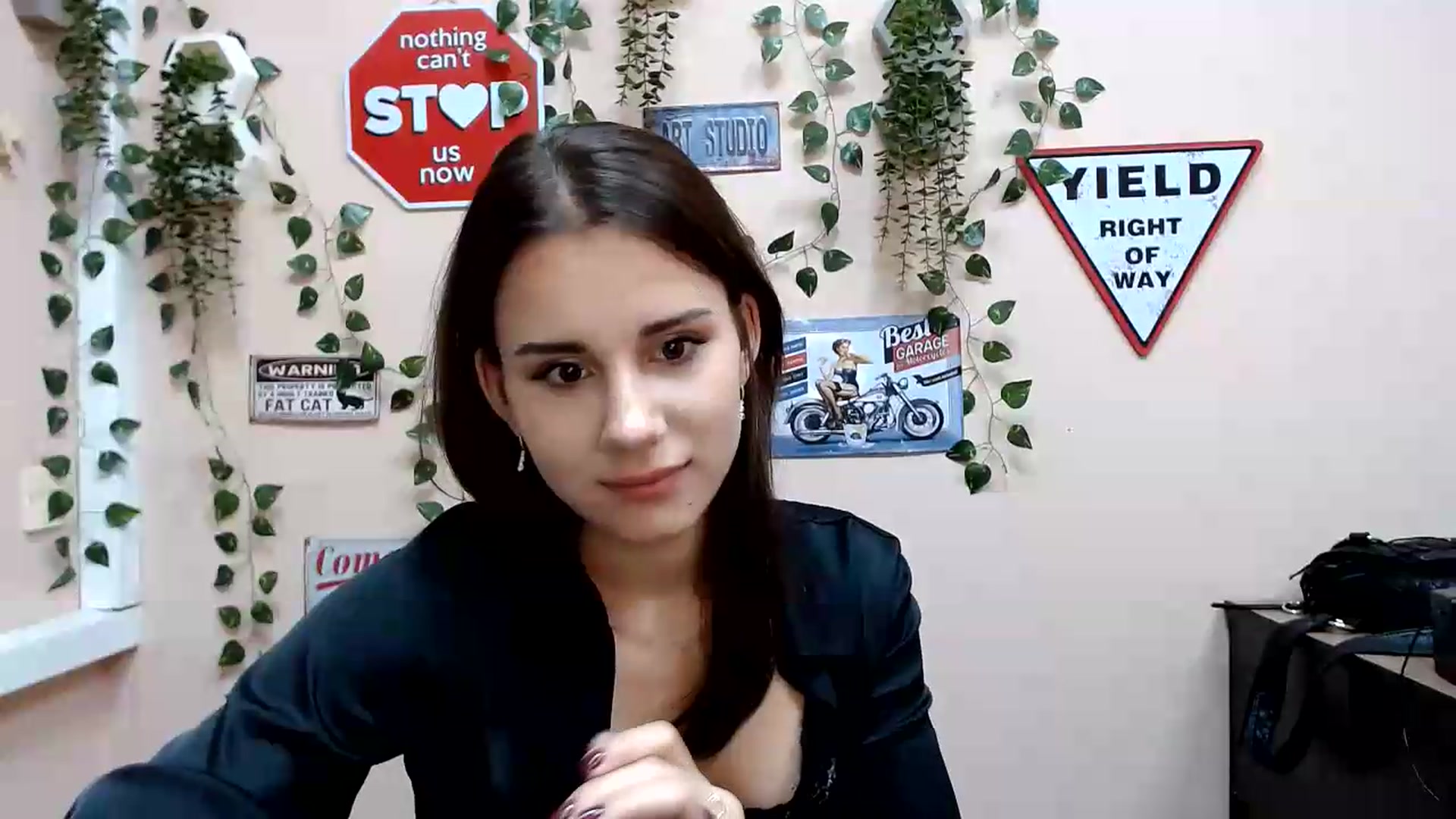 Gallery image thumbnail from Sangria_'s myfreecams stream on, 08/20/2026, 17:54 image 7 of 20