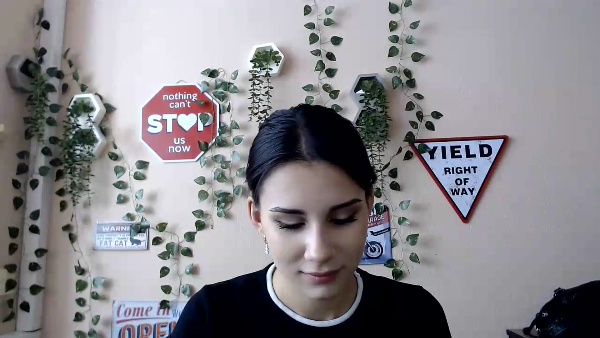 Gallery image thumbnail from Sangria_'s myfreecams stream on, 08/24/2026, 14:30 image 3 of 20