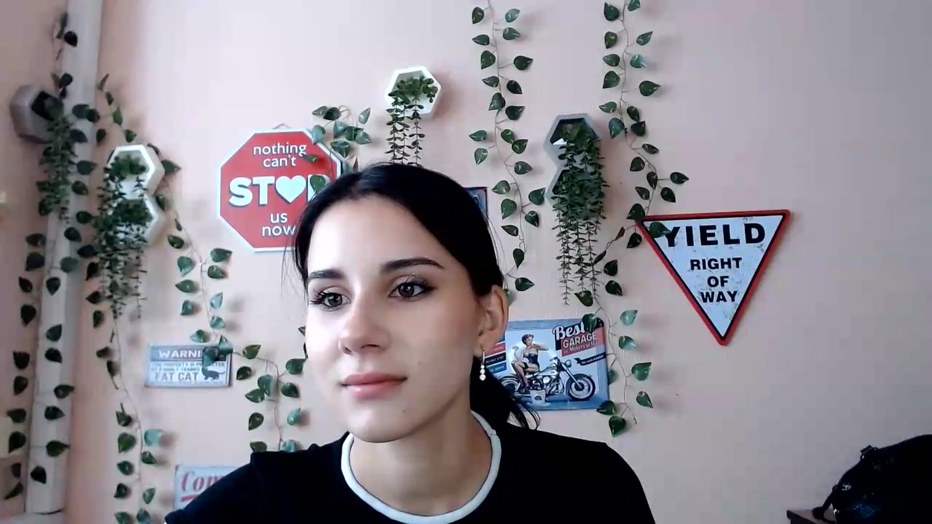 Gallery image thumbnail from Sangria_'s myfreecams stream on, 08/24/2026, 14:30 image 11 of 20