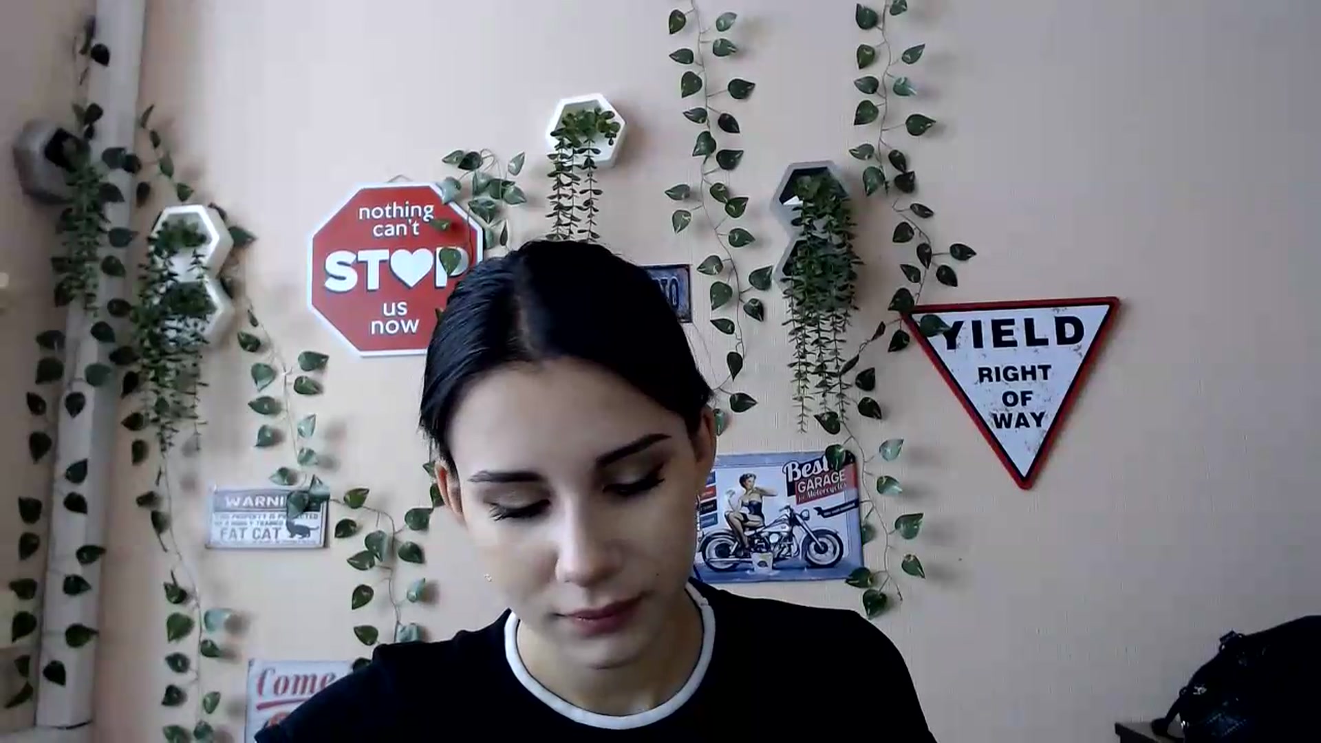 Gallery image thumbnail from Sangria_'s myfreecams stream on, 08/24/2026, 14:30 image 5 of 20