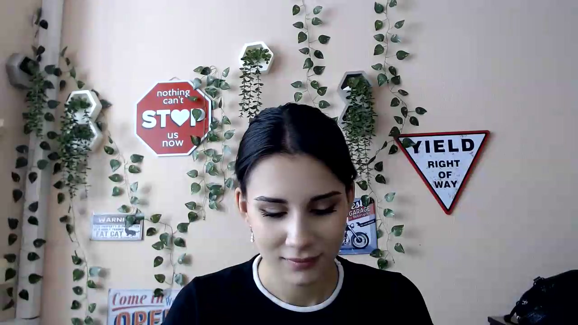Gallery image thumbnail from Sangria_'s myfreecams stream on, 08/24/2026, 14:30 image 2 of 20