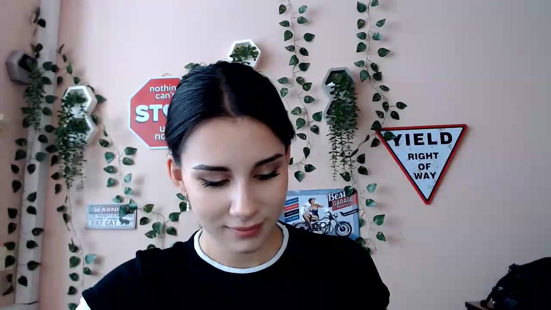 Gallery image thumbnail from Sangria_'s myfreecams stream on, 08/24/2026, 14:30 image 15 of 20