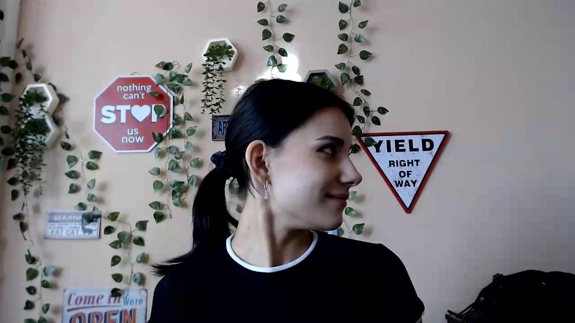 Gallery image thumbnail from Sangria_'s myfreecams stream on, 08/24/2026, 15:33 image 11 of 20