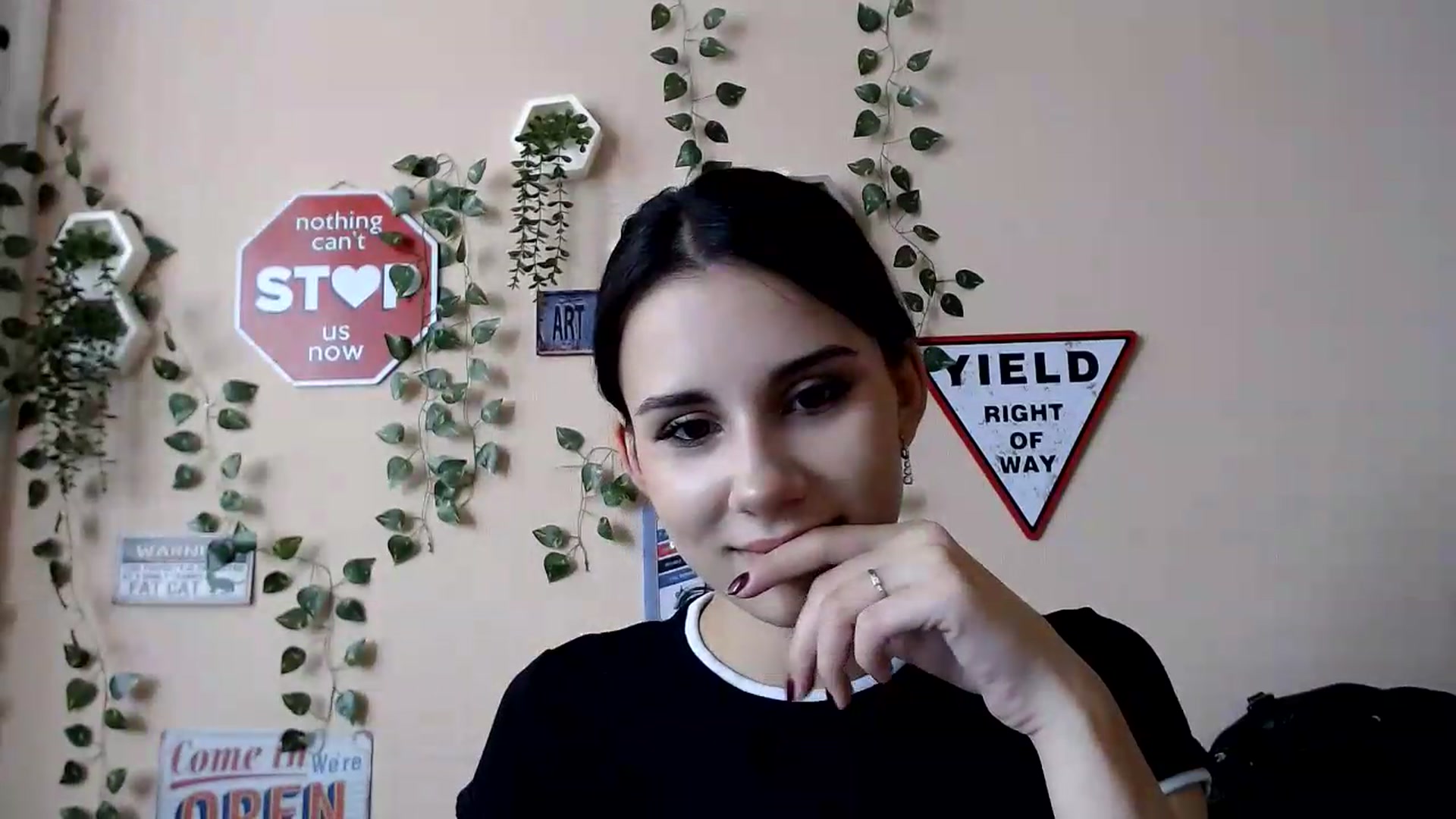 Gallery image thumbnail from Sangria_'s myfreecams stream on, 08/24/2026, 15:33 image 17 of 20