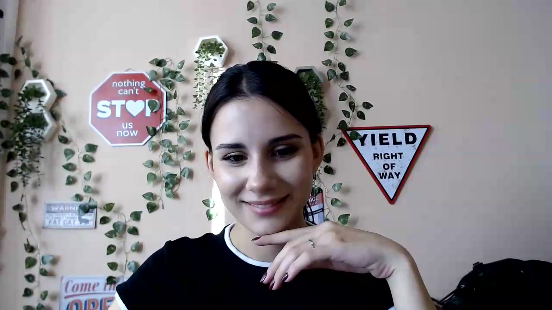Gallery image thumbnail from Sangria_'s myfreecams stream on, 08/24/2026, 15:33 image 5 of 20