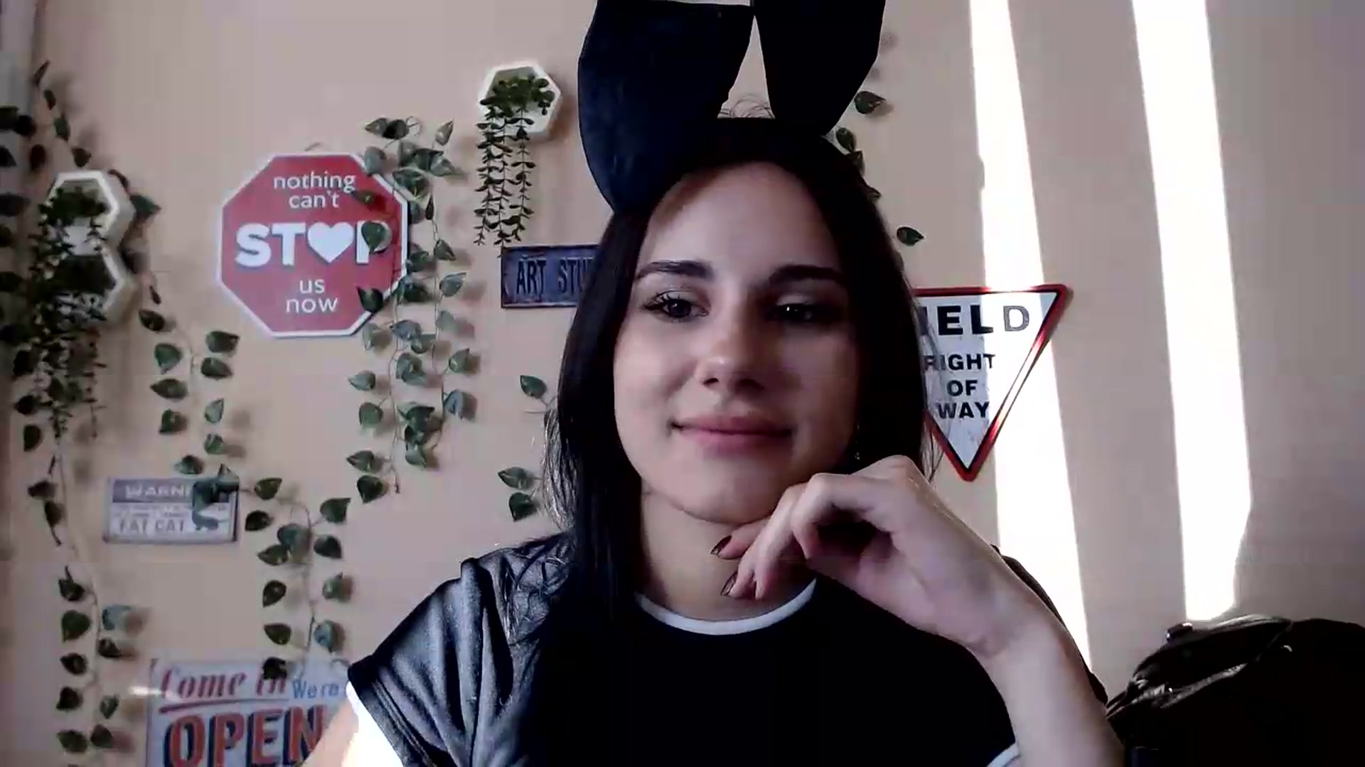 Gallery image thumbnail from Sangria_'s myfreecams stream on, 08/24/2026, 16:22 image 18 of 20
