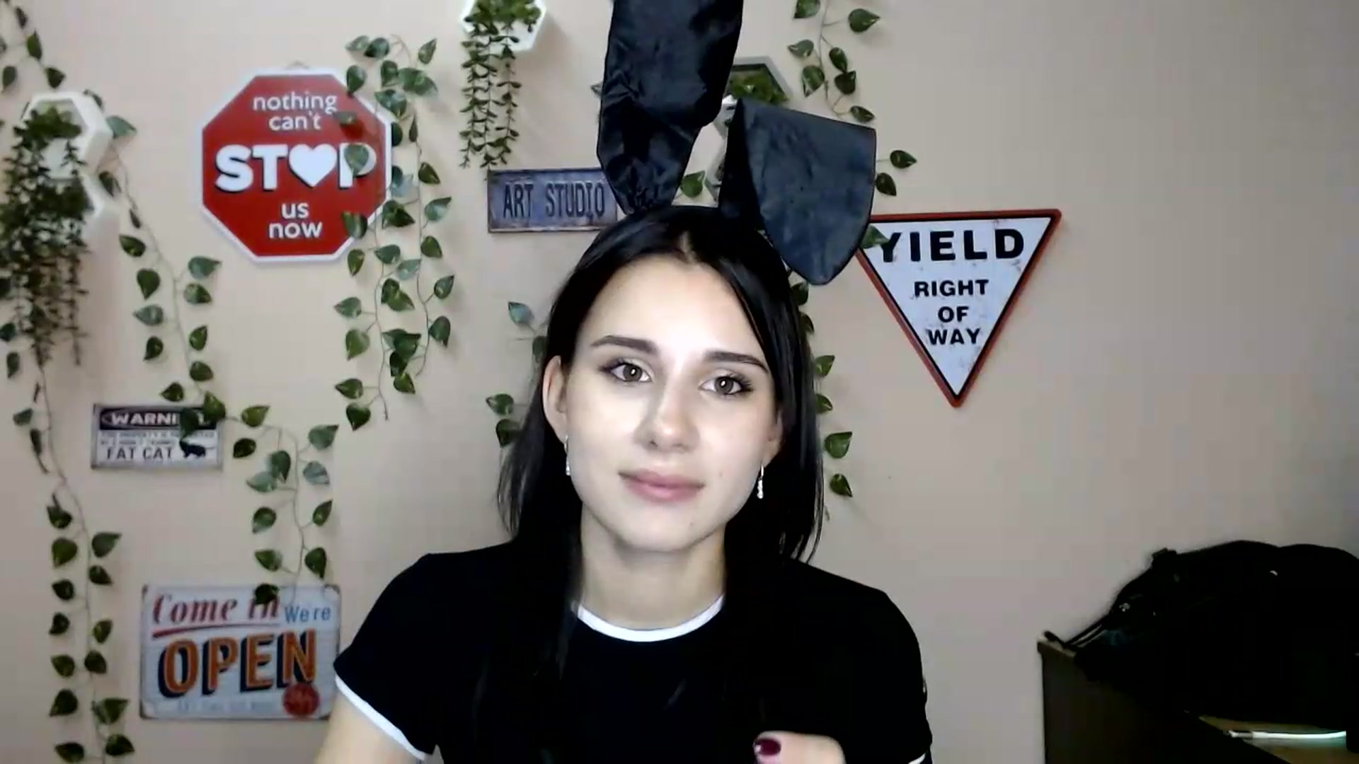 Gallery image thumbnail from Sangria_'s myfreecams stream on, 08/24/2026, 17:48 image 13 of 20