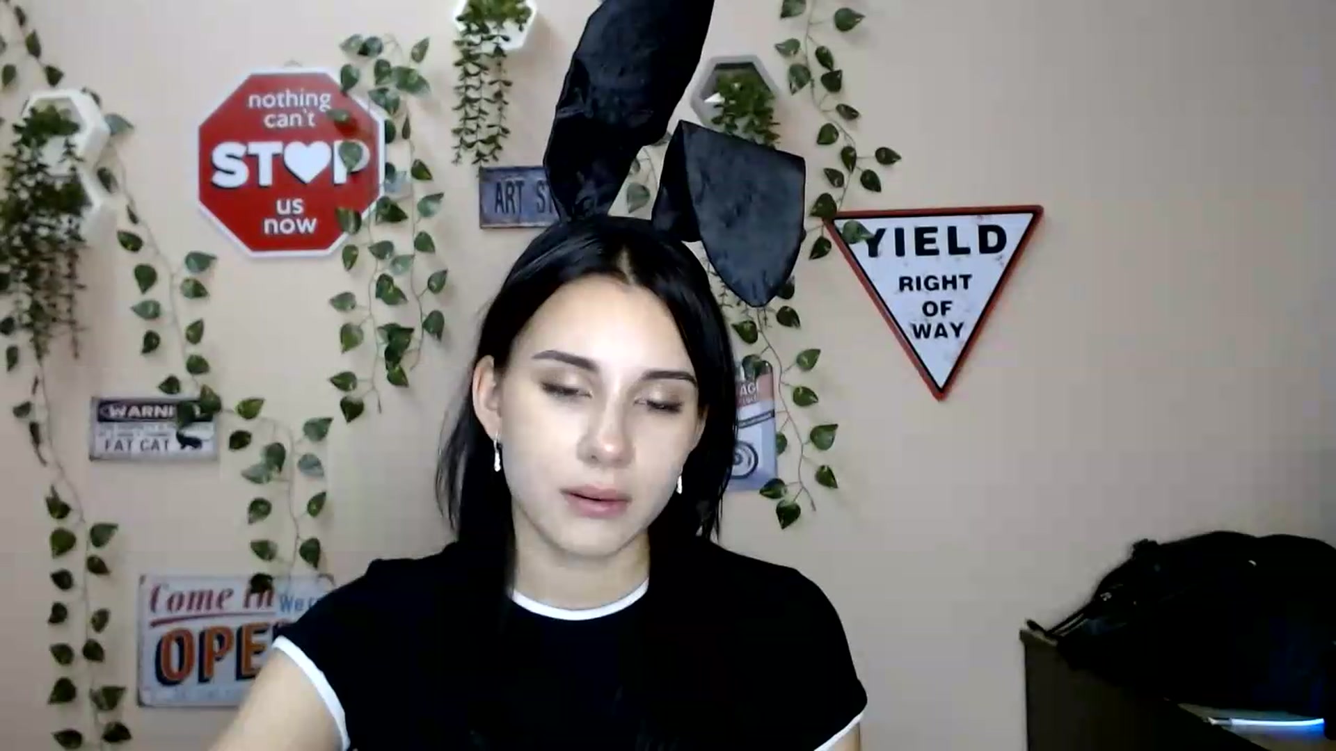 Gallery image thumbnail from Sangria_'s myfreecams stream on, 08/24/2026, 17:48 image 5 of 20