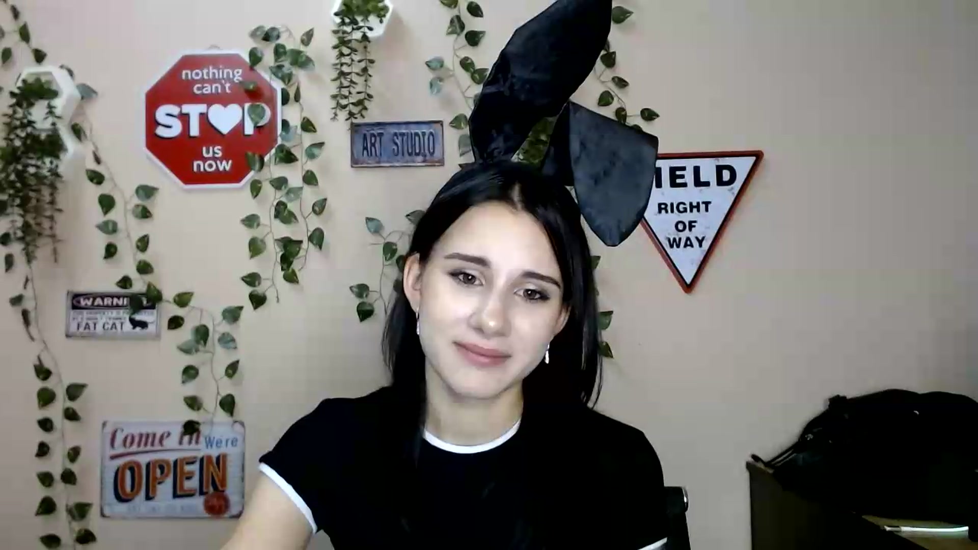 Gallery image thumbnail from Sangria_'s myfreecams stream on, 08/24/2026, 17:48 image 18 of 20