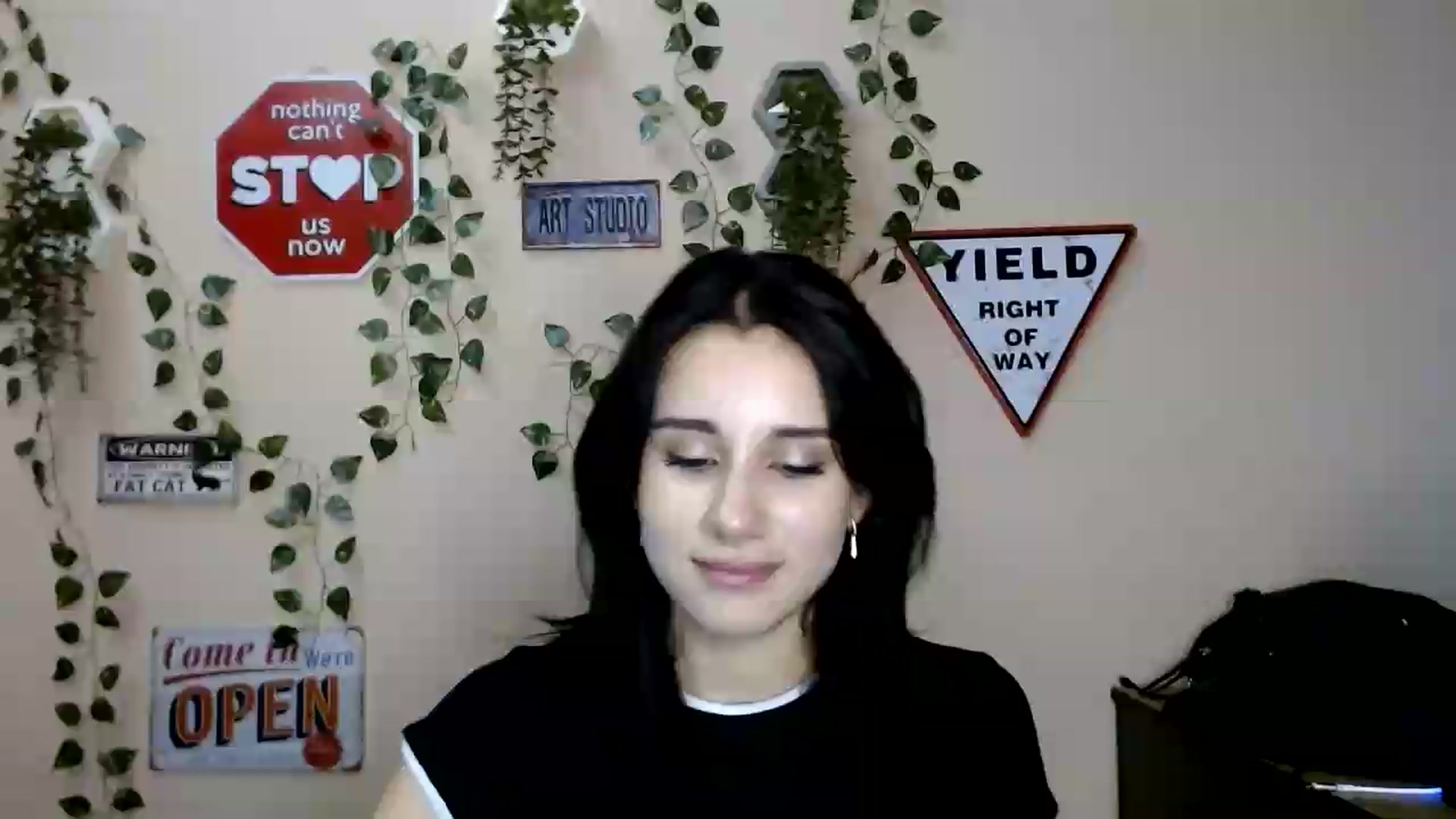Gallery image thumbnail from Sangria_'s myfreecams stream on, 08/24/2026, 18:21 image 13 of 20