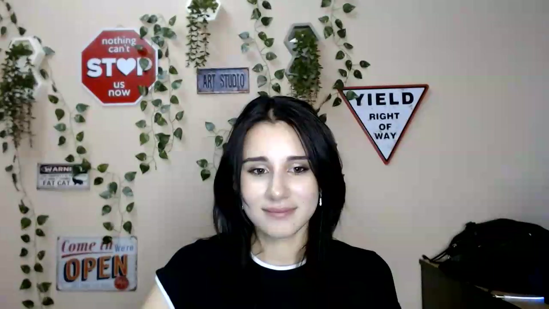 Gallery image thumbnail from Sangria_'s myfreecams stream on, 08/24/2026, 18:21 image 18 of 20