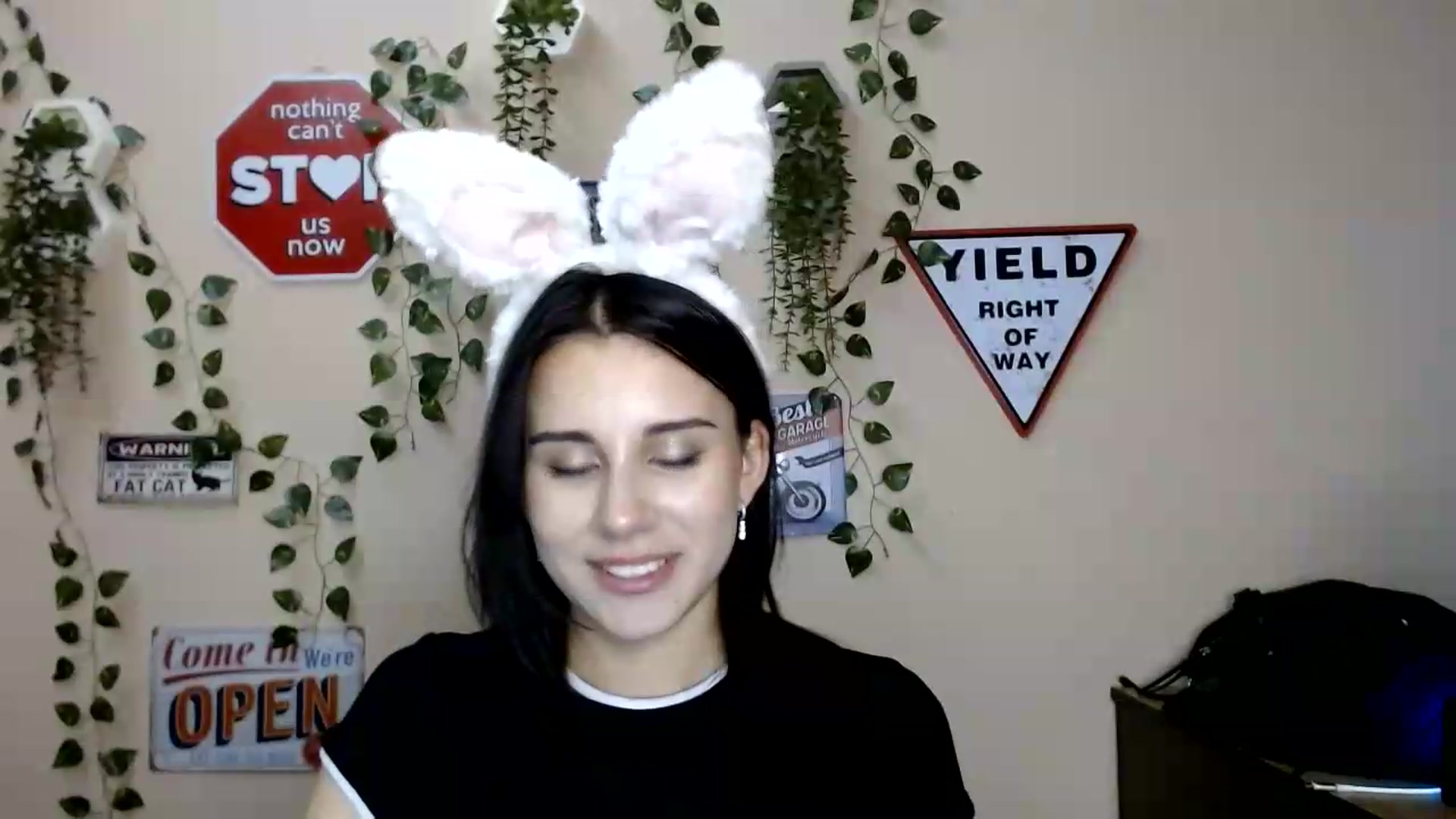 Gallery image thumbnail from Sangria_'s myfreecams stream on, 08/24/2026, 18:21 image 10 of 20