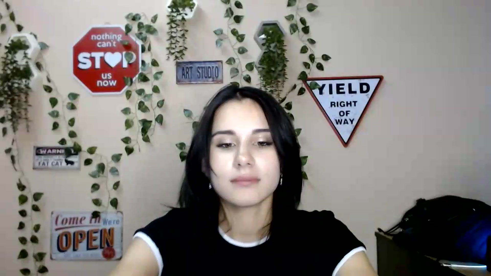 Gallery image thumbnail from Sangria_'s myfreecams stream on, 08/24/2026, 18:21 image 19 of 20