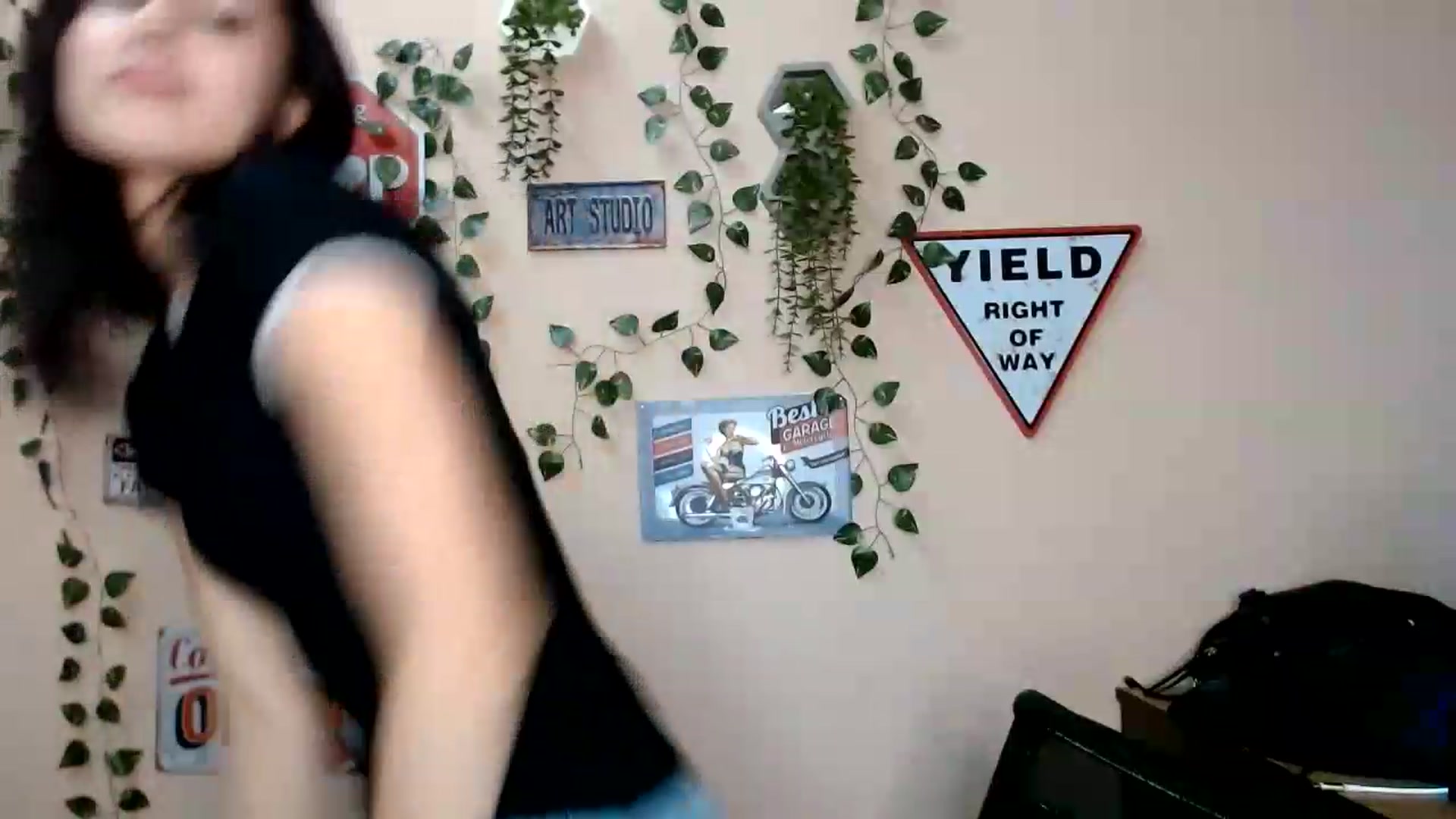 Gallery image thumbnail from Sangria_'s myfreecams stream on, 08/24/2026, 18:21 image 20 of 20