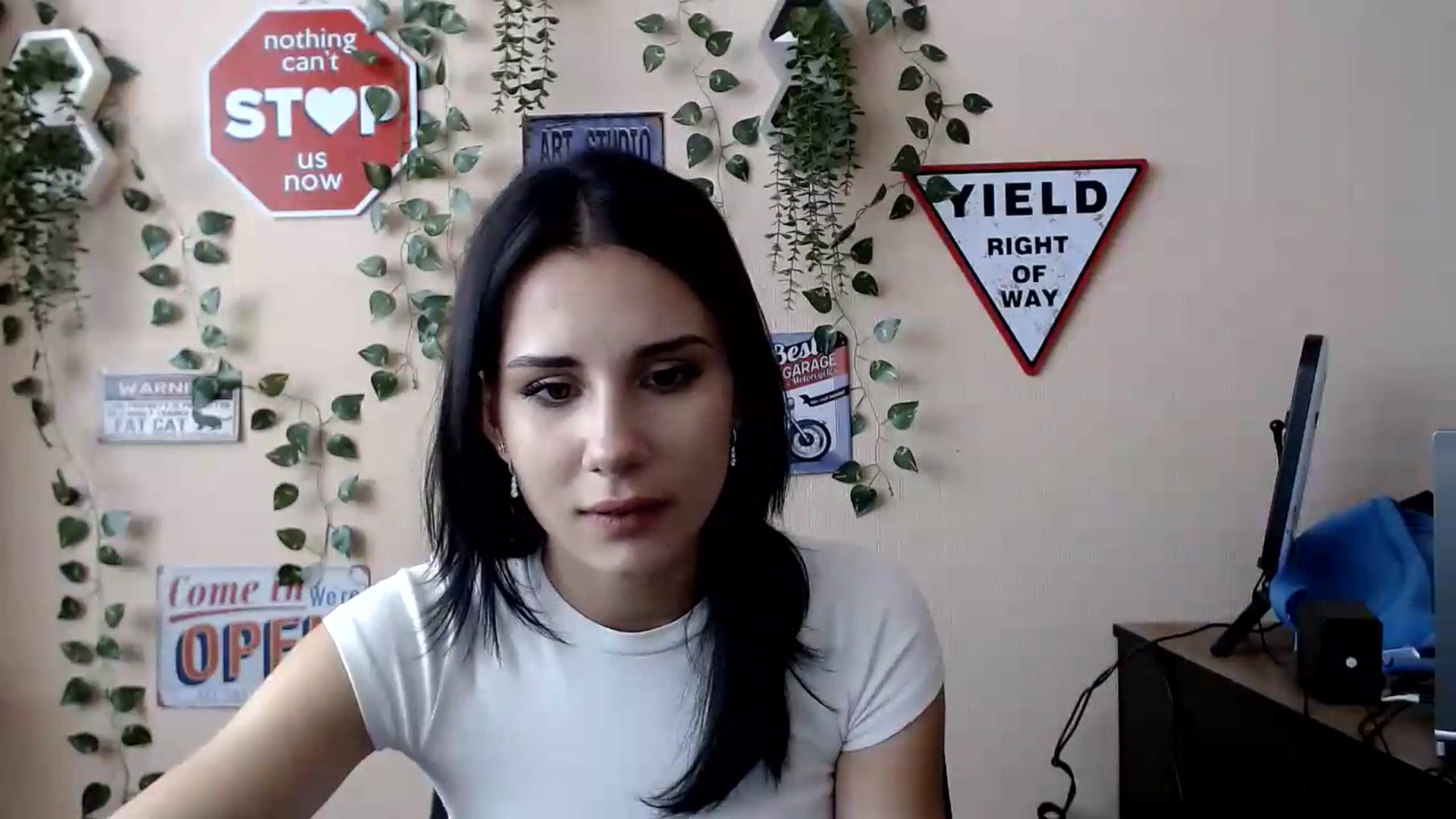 Gallery image thumbnail from Sangria_'s myfreecams stream on, 08/25/2026, 15:46 image 19 of 20