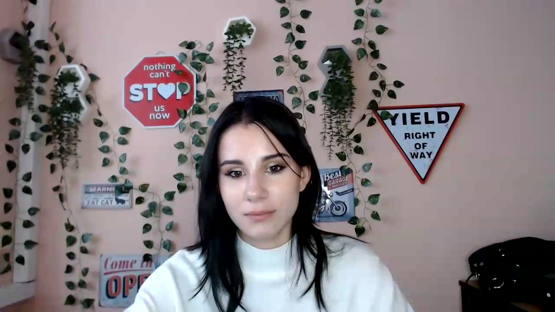 Gallery image thumbnail from Sangria_'s myfreecams stream on, 08/27/2026, 16:38 image 19 of 20