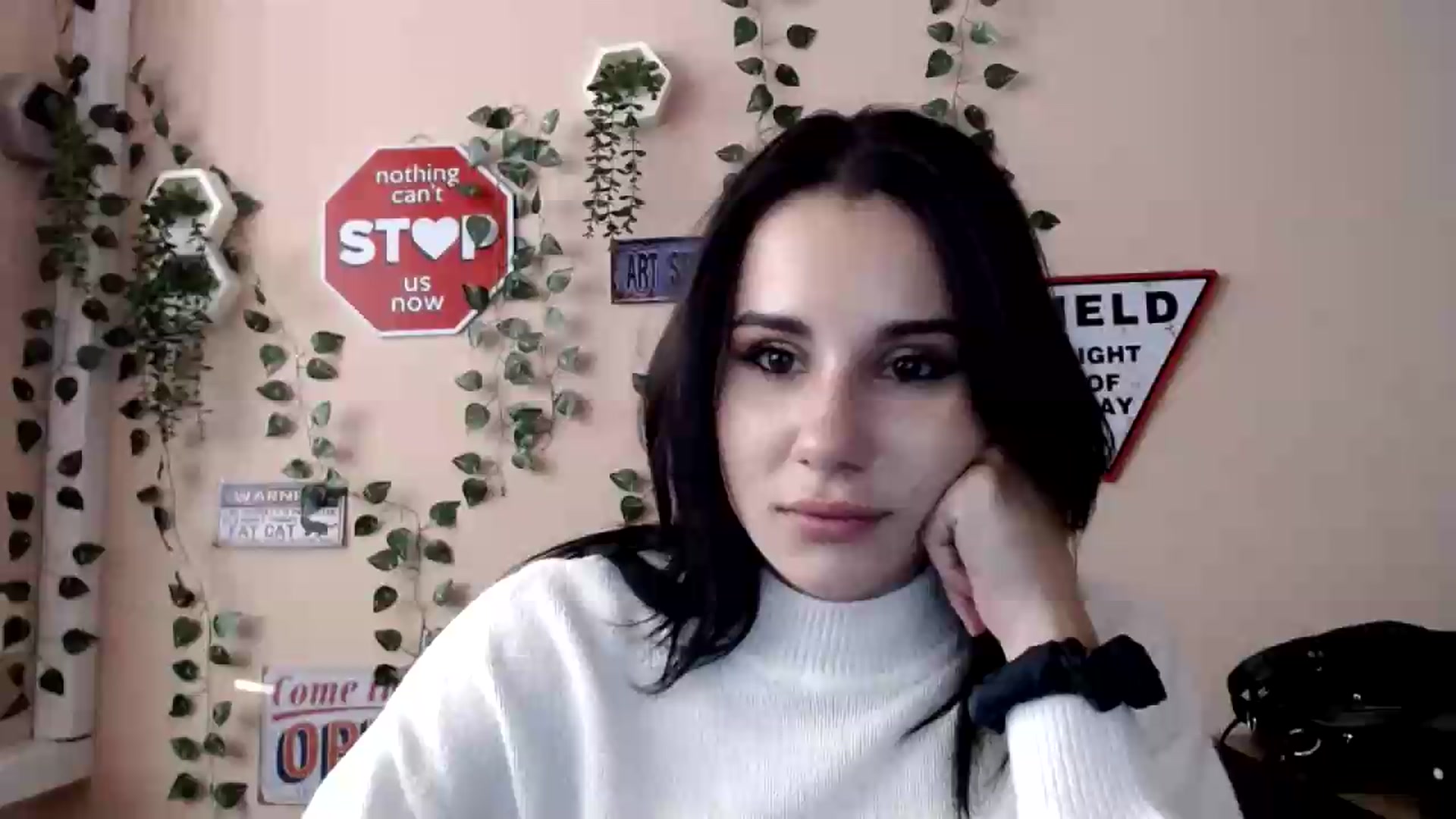 Gallery image thumbnail from Sangria_'s myfreecams stream on, 08/27/2026, 16:38 image 1 of 20