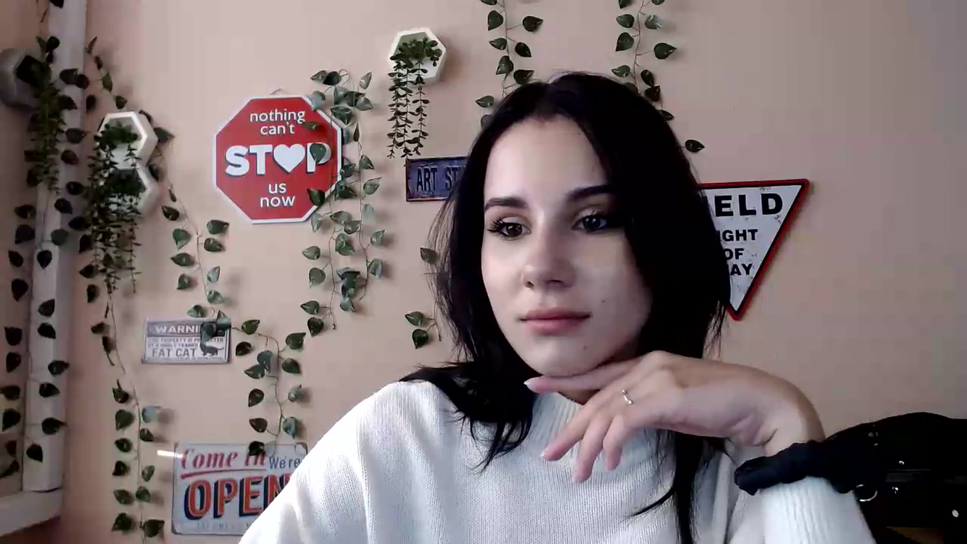 Gallery image thumbnail from Sangria_'s myfreecams stream on, 08/27/2026, 16:38 image 2 of 20