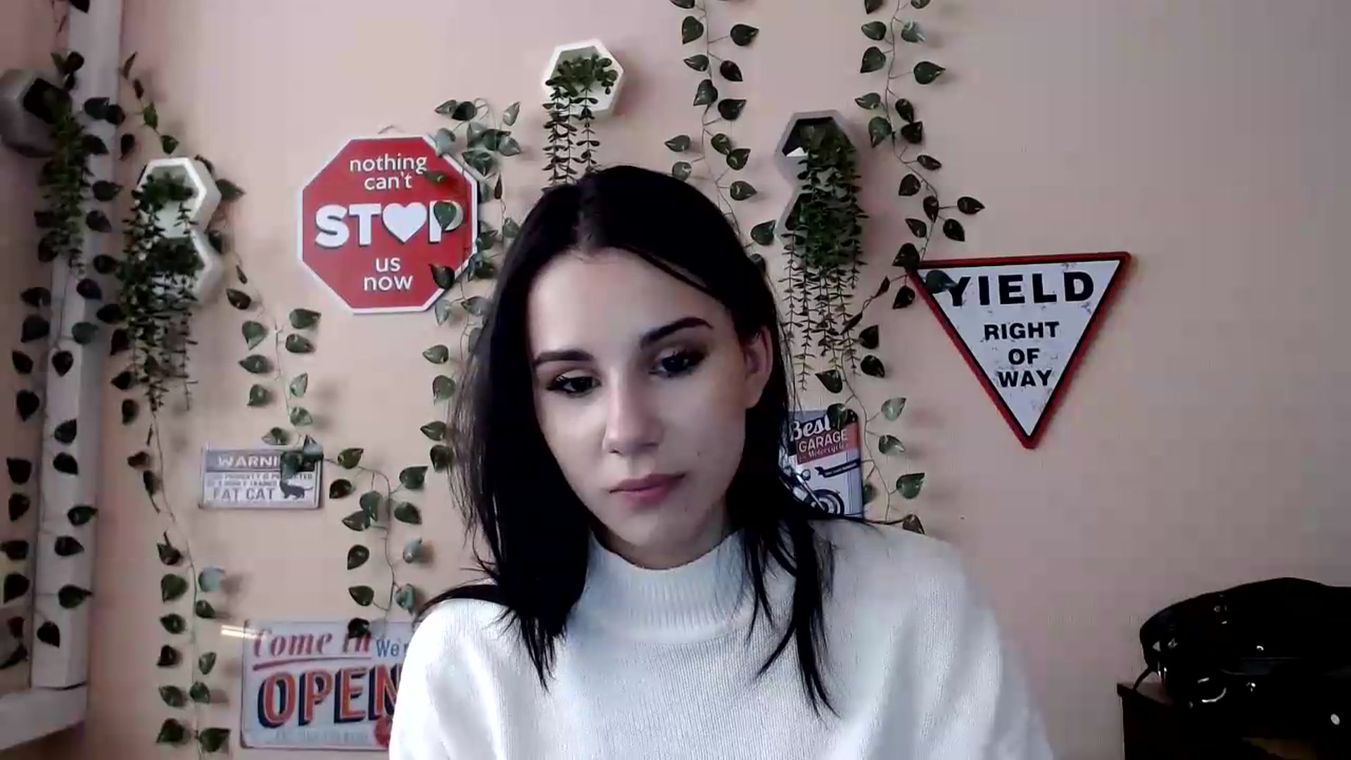 Gallery image thumbnail from Sangria_'s myfreecams stream on, 08/27/2026, 16:38 image 3 of 20