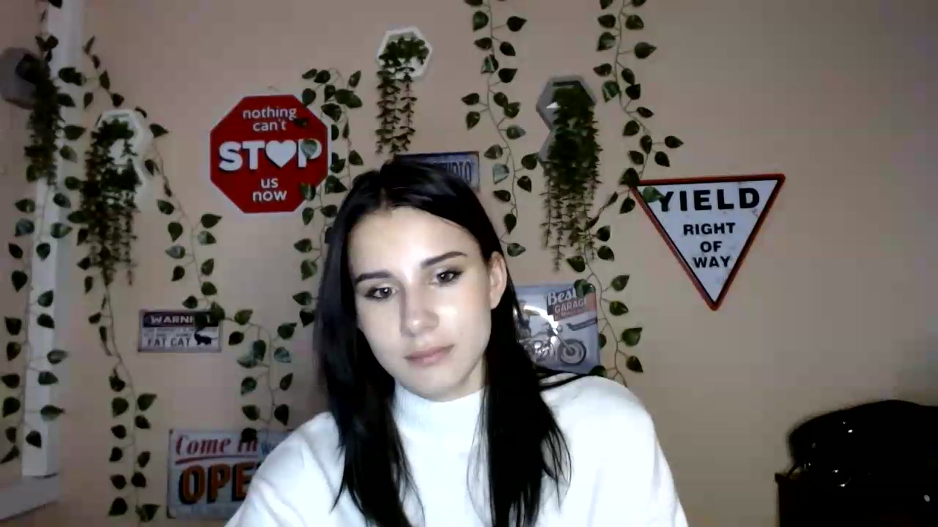 Gallery image thumbnail from Sangria_'s myfreecams stream on, 08/27/2026, 17:17 image 17 of 20