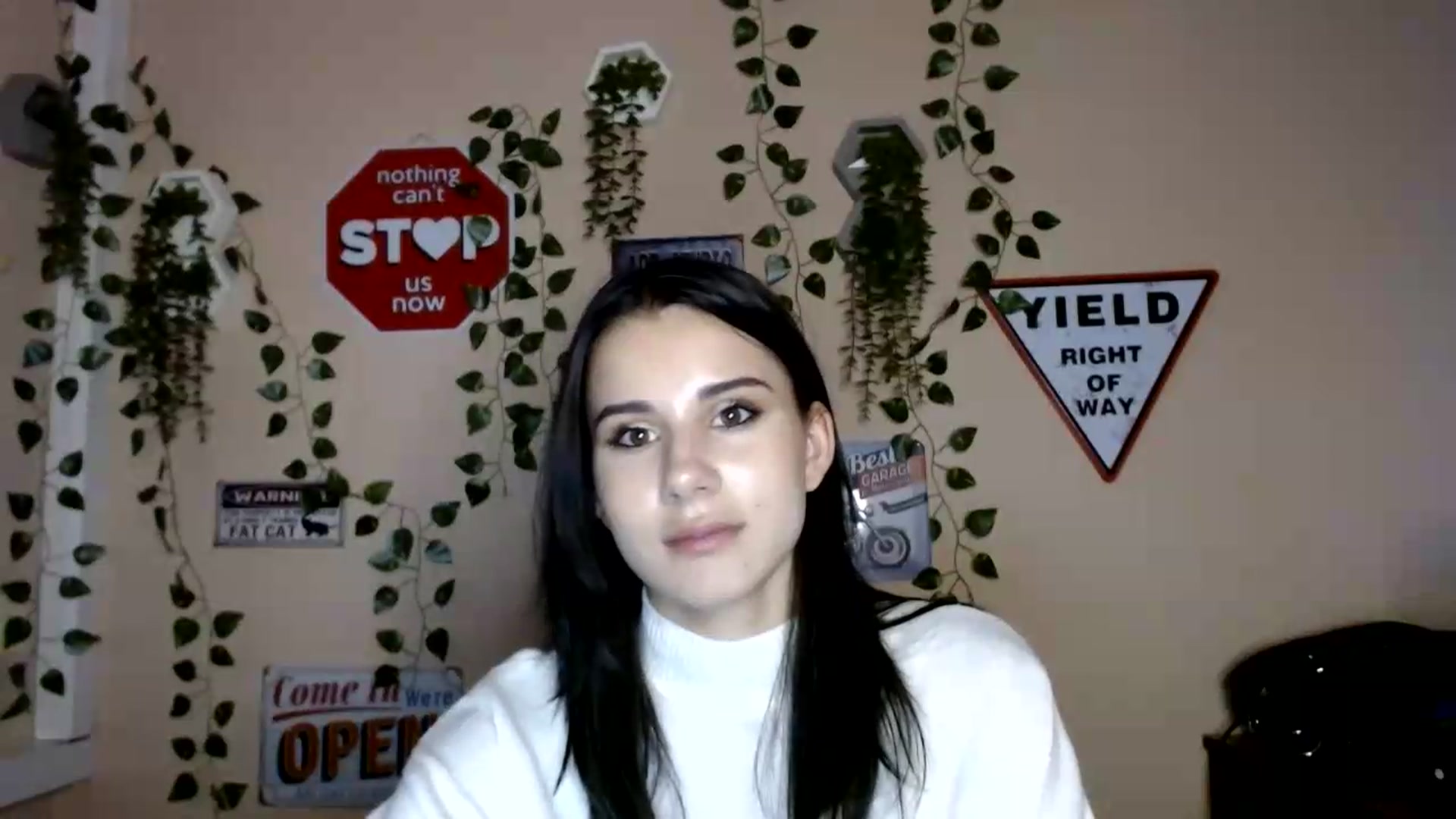 Gallery image thumbnail from Sangria_'s myfreecams stream on, 08/27/2026, 17:17 image 19 of 20
