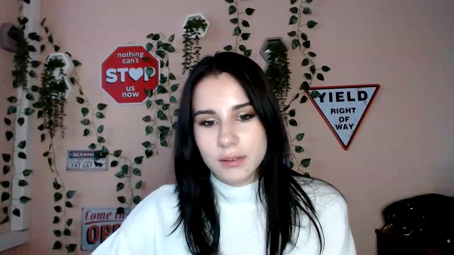 Gallery image thumbnail from Sangria_'s myfreecams stream on, 08/27/2026, 17:17 image 6 of 20