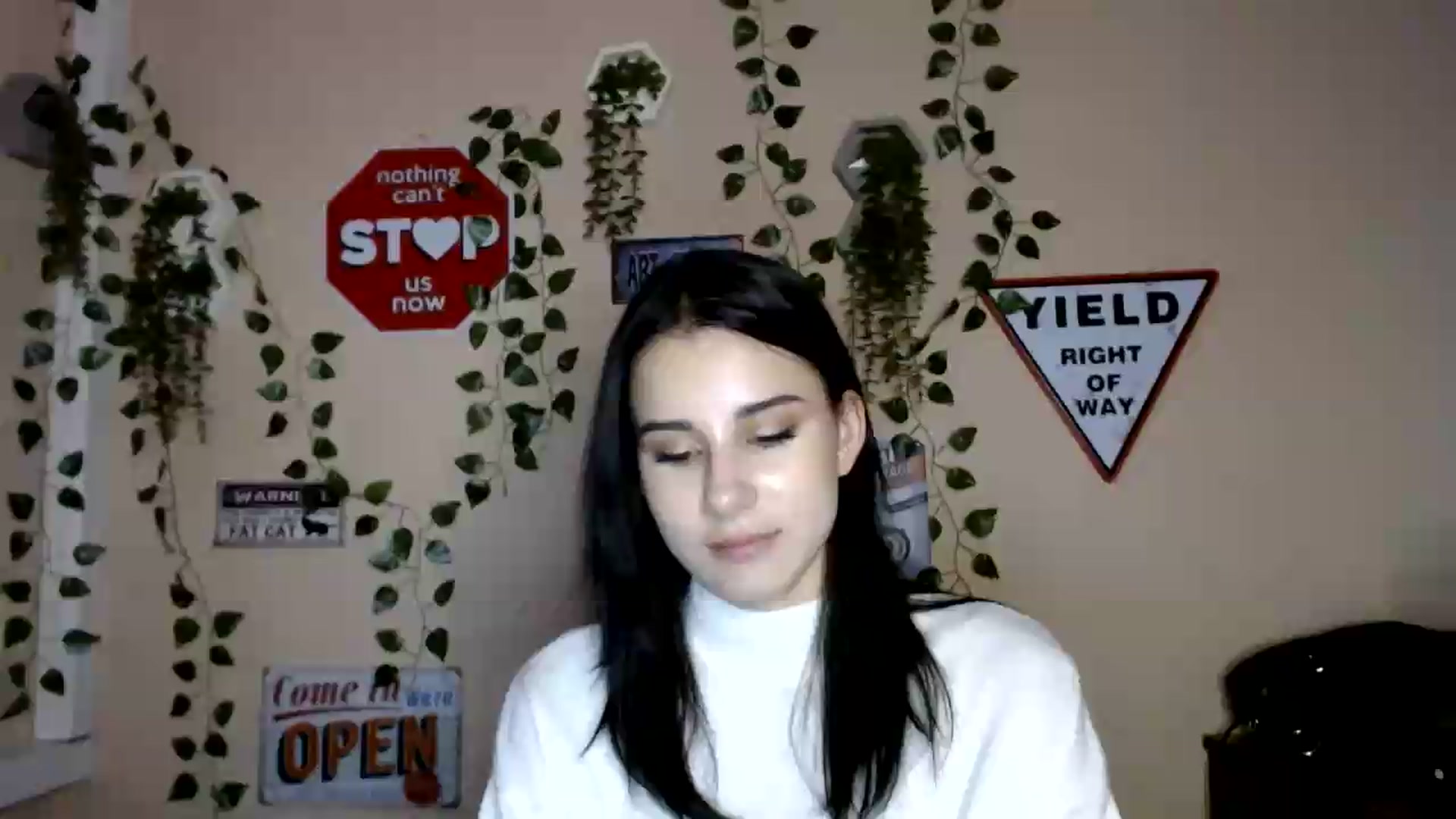 Gallery image thumbnail from Sangria_'s myfreecams stream on, 08/27/2026, 17:17 image 18 of 20