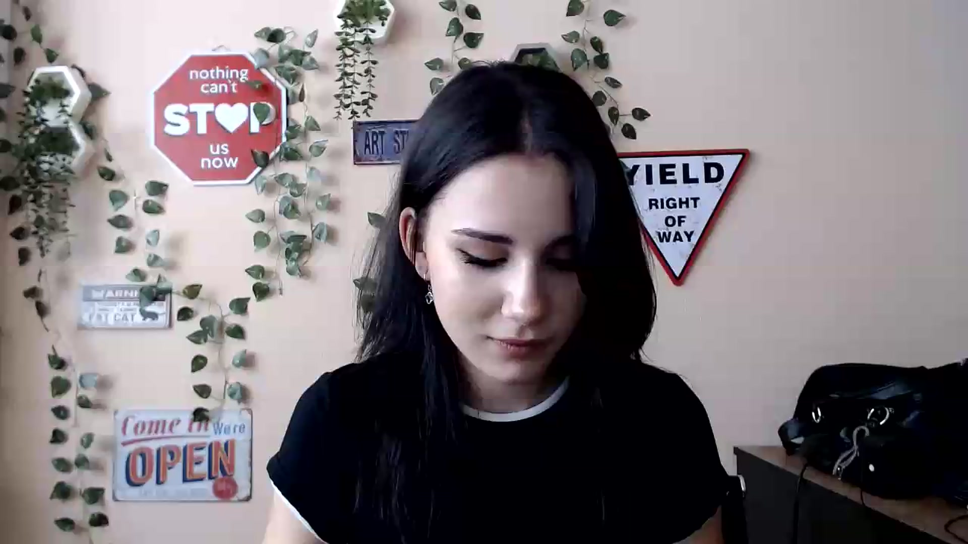 Gallery image thumbnail from Sangria_'s myfreecams stream on, 08/28/2026, 15:48 image 18 of 20