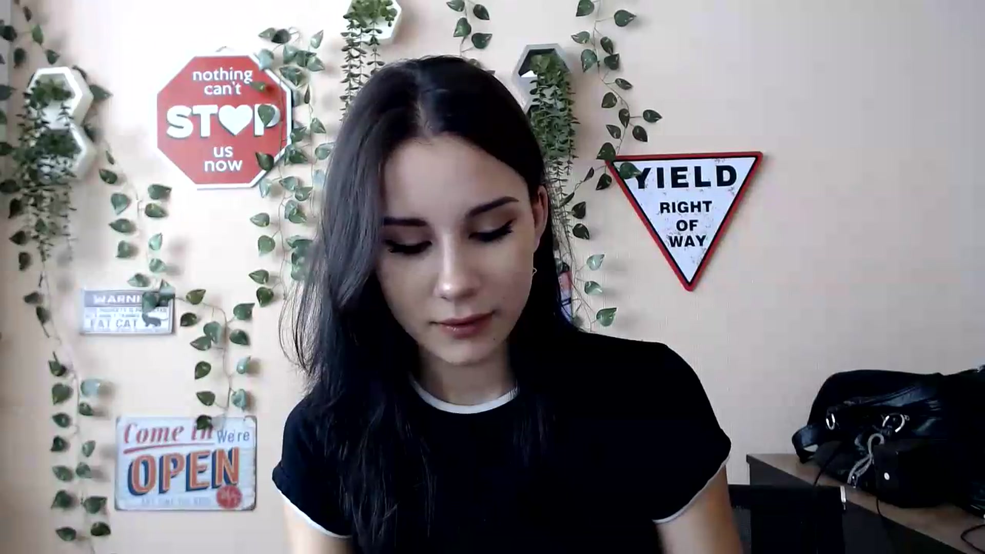 Gallery image thumbnail from Sangria_'s myfreecams stream on, 08/28/2026, 15:48 image 6 of 20