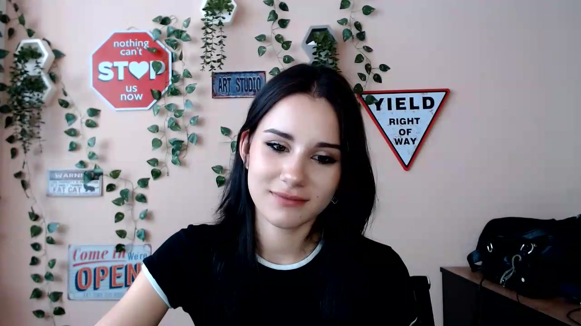Gallery image thumbnail from Sangria_'s myfreecams stream on, 08/28/2026, 15:48 image 15 of 20