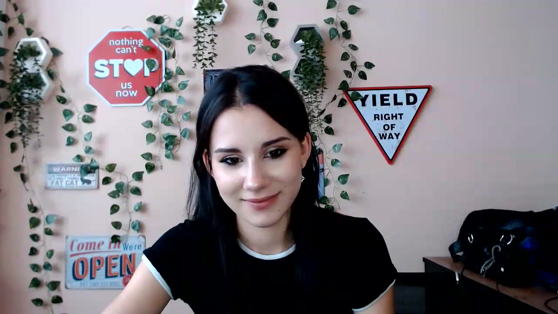 Gallery image thumbnail from Sangria_'s myfreecams stream on, 08/28/2026, 15:48 image 16 of 20