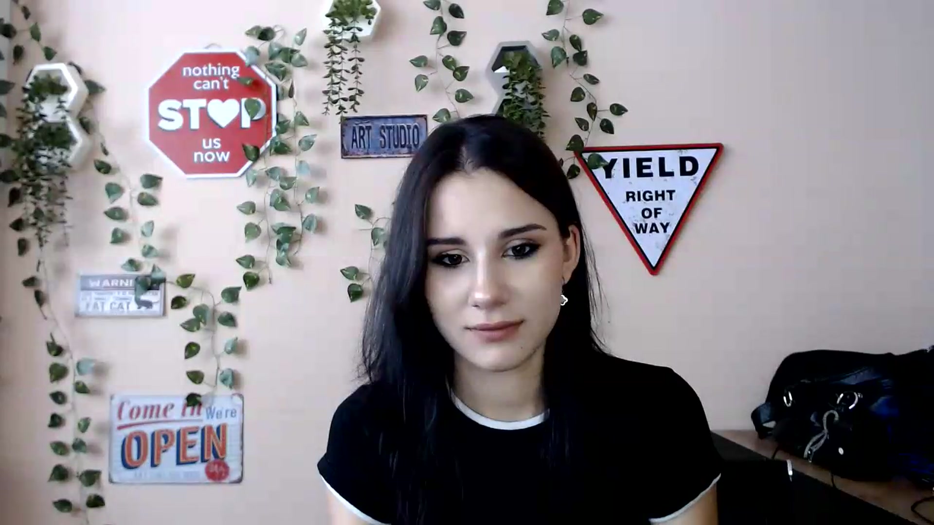 Gallery image thumbnail from Sangria_'s myfreecams stream on, 08/28/2026, 15:48 image 10 of 20