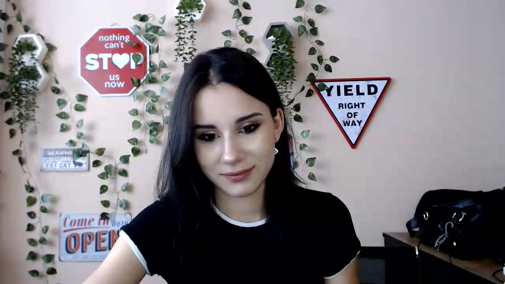 Gallery image thumbnail from Sangria_'s myfreecams stream on, 08/28/2026, 15:48 image 9 of 20