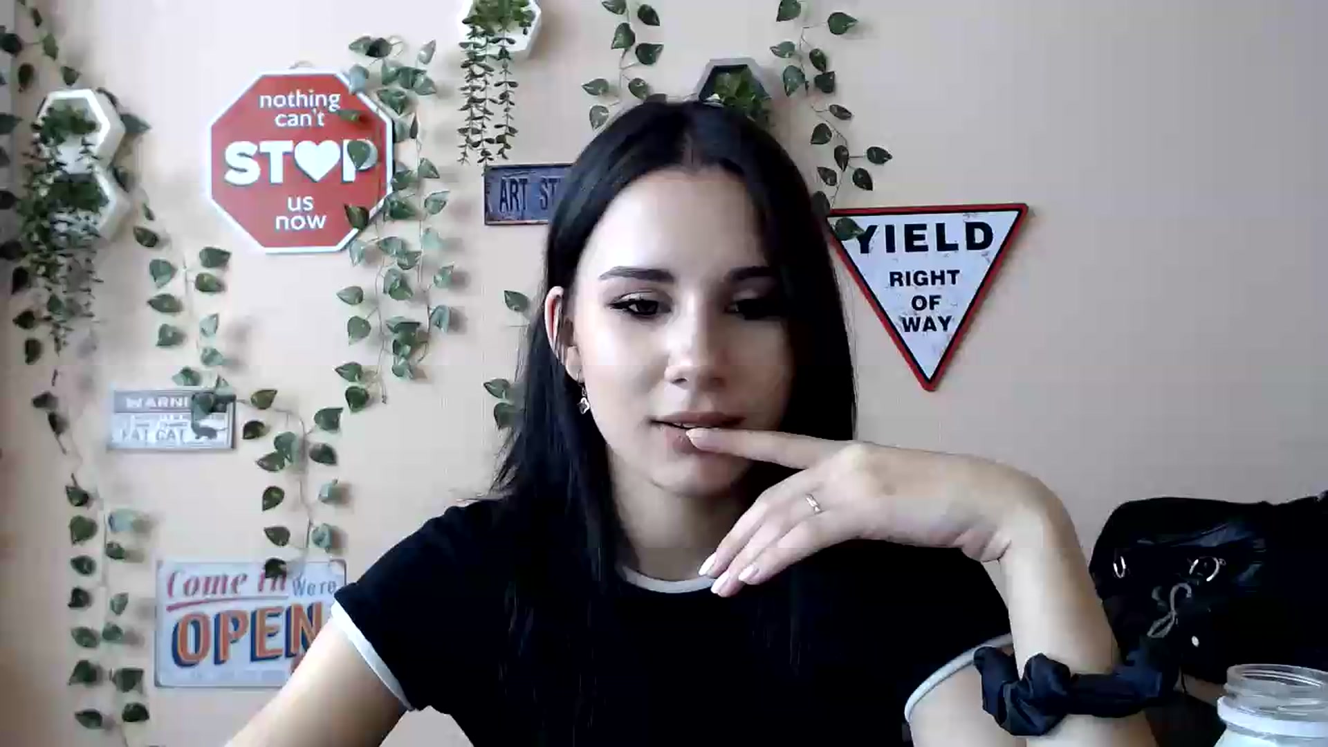 Gallery image thumbnail from Sangria_'s myfreecams stream on, 08/28/2026, 15:48 image 3 of 20