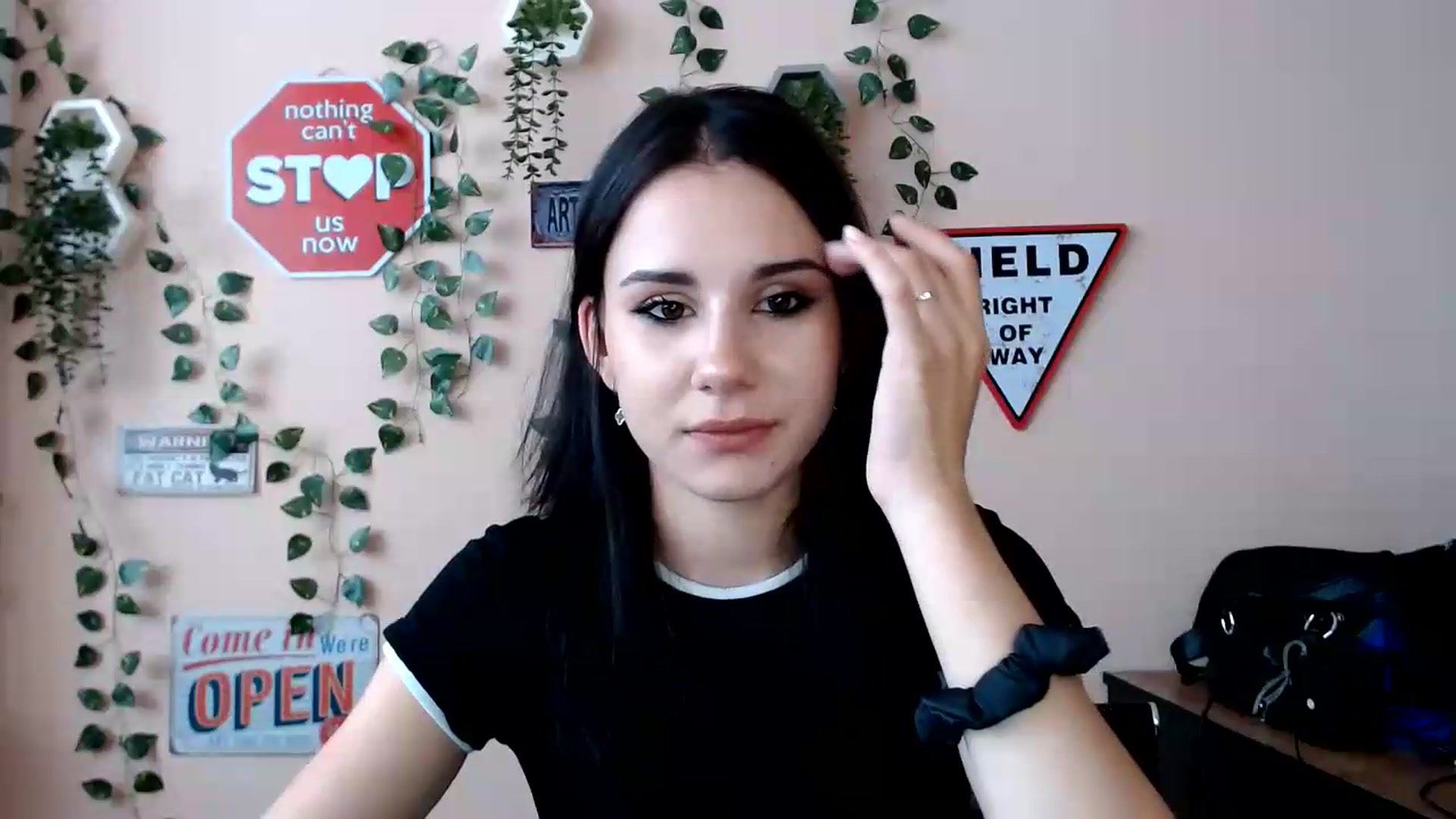 Gallery image thumbnail from Sangria_'s myfreecams stream on, 08/28/2026, 15:48 image 14 of 20