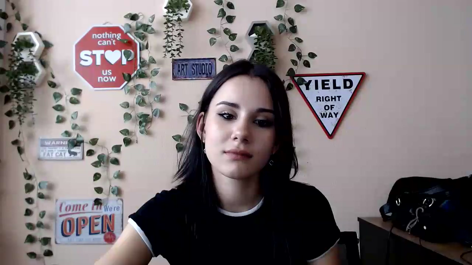 Gallery image thumbnail from Sangria_'s myfreecams stream on, 08/28/2026, 15:48 image 20 of 20