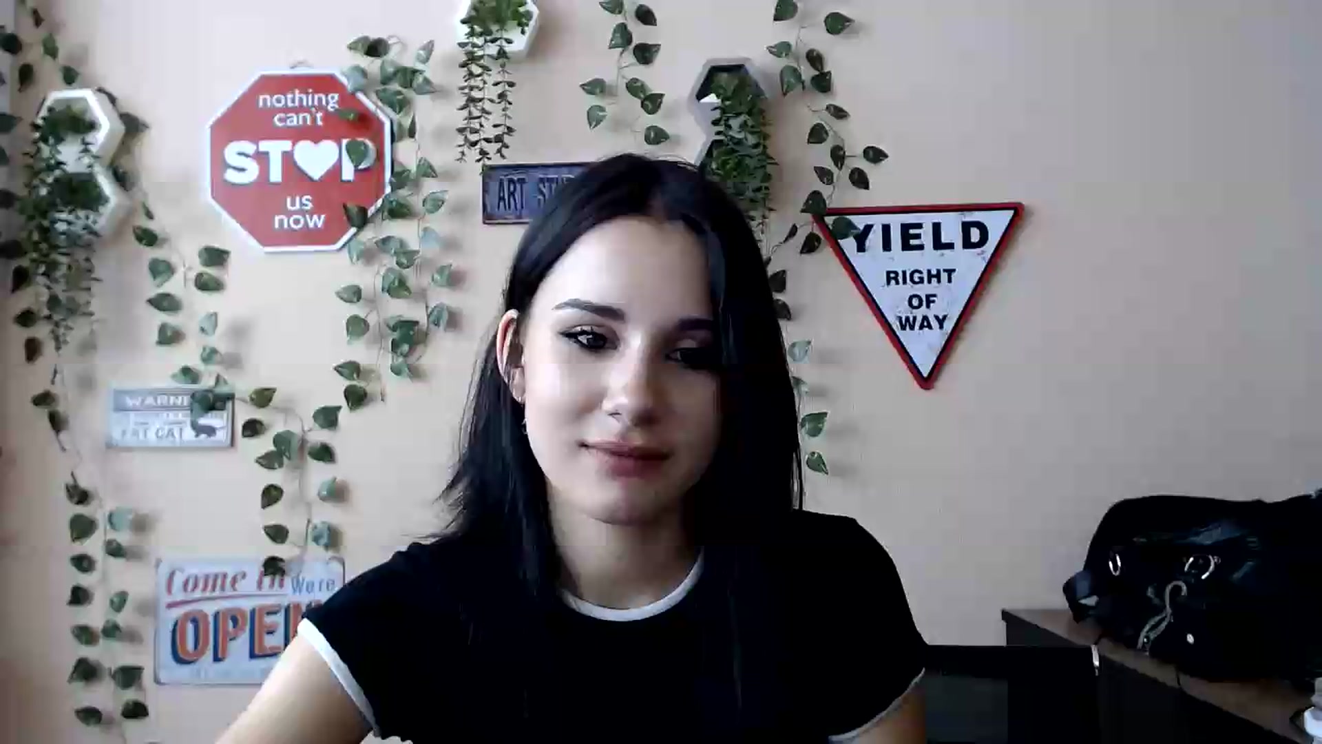 Gallery image thumbnail from Sangria_'s myfreecams stream on, 08/28/2026, 15:48 image 4 of 20
