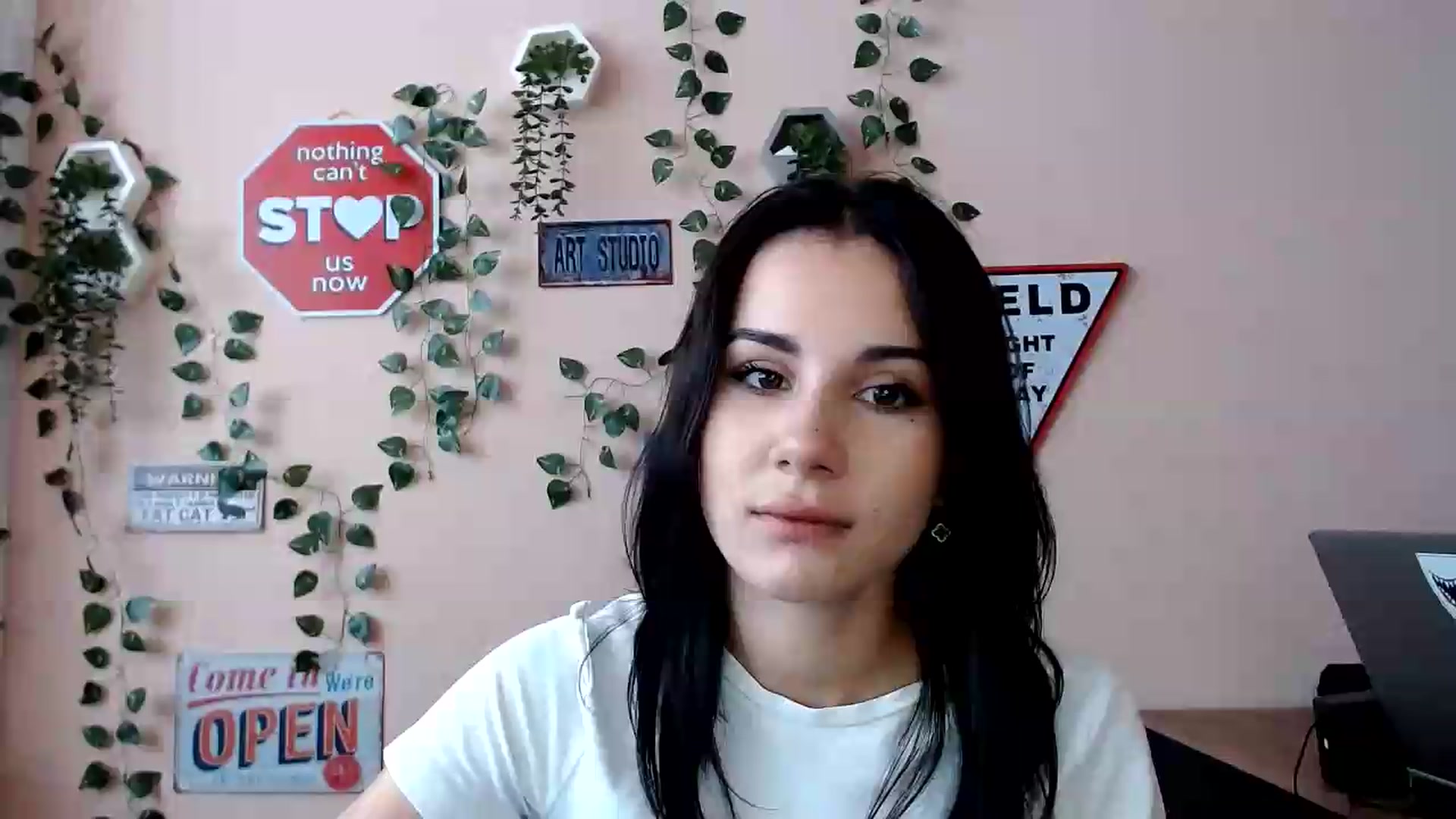 Gallery image thumbnail from Sangria_'s myfreecams stream on, 08/31/2026, 11:26 image 1 of 20