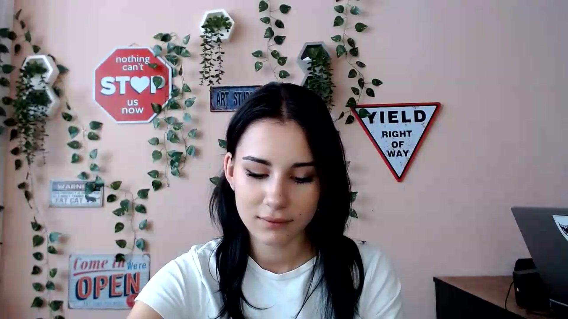 Gallery image thumbnail from Sangria_'s myfreecams stream on, 08/31/2026, 11:26 image 6 of 20